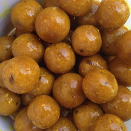 bile - 50ddcd8b773d8boilies-dipuit-pentru-carlig-spd.jpg